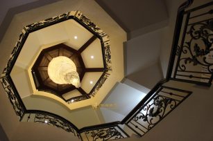 圣得恒业花园高端楼梯——上海伟阔别墅门楼梯